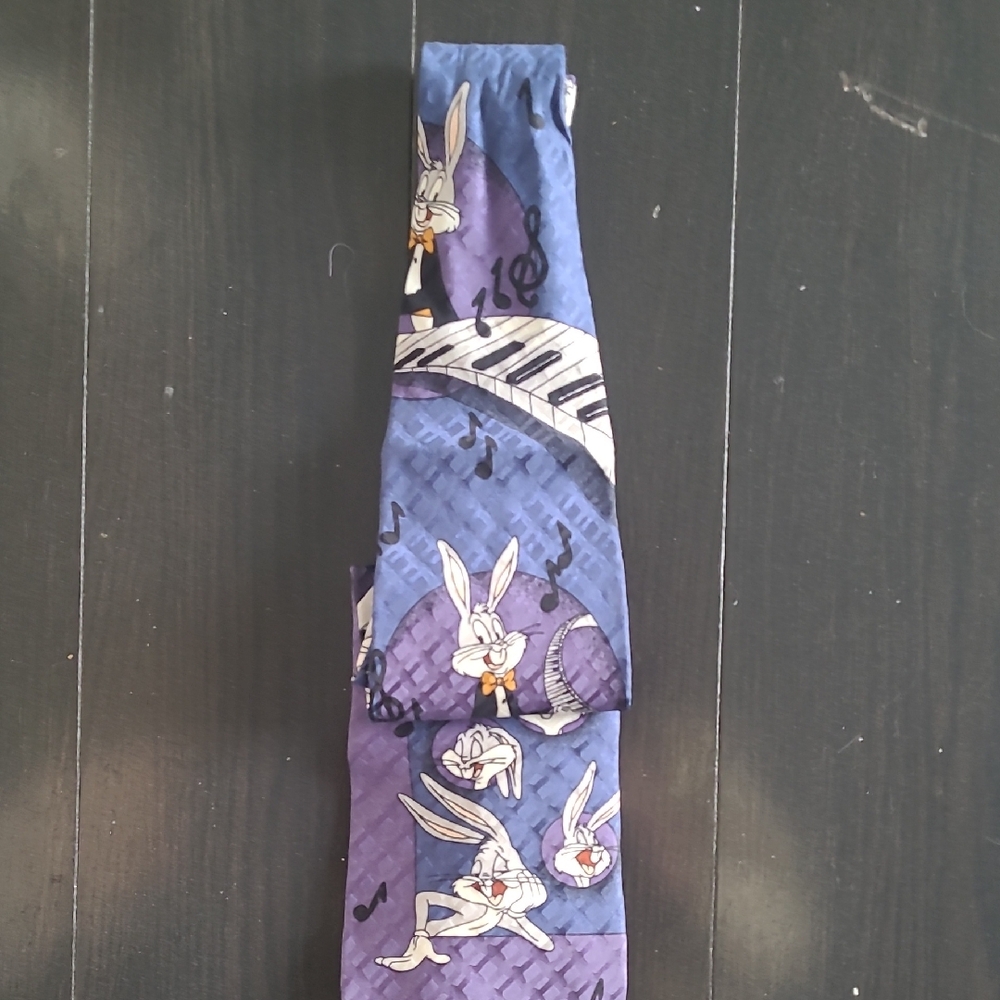 Warner Bros. Bugs Bunny Musical Necktie in Blue and Purple